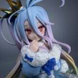 TENITOL 白フィギュアの上半身アップ