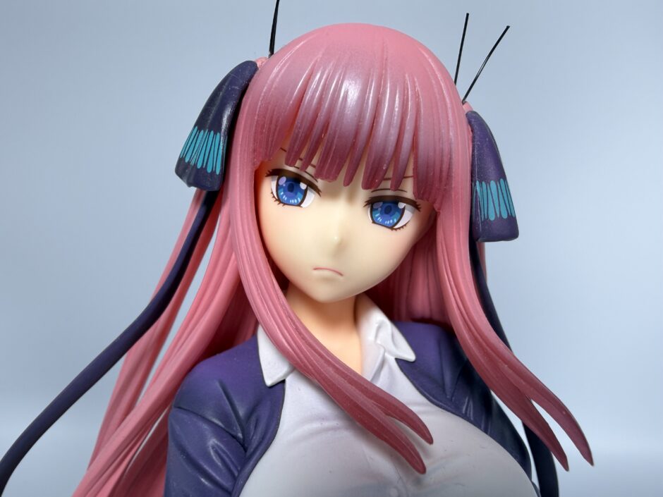 コトブキヤの二乃フィギュアの顔アップ