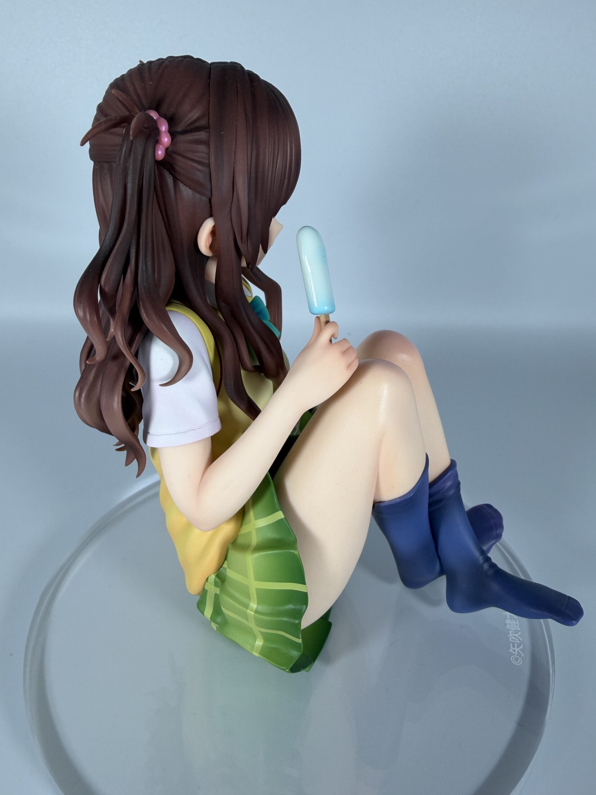 結城美柑 高校生verフォギュアを左から見た写真