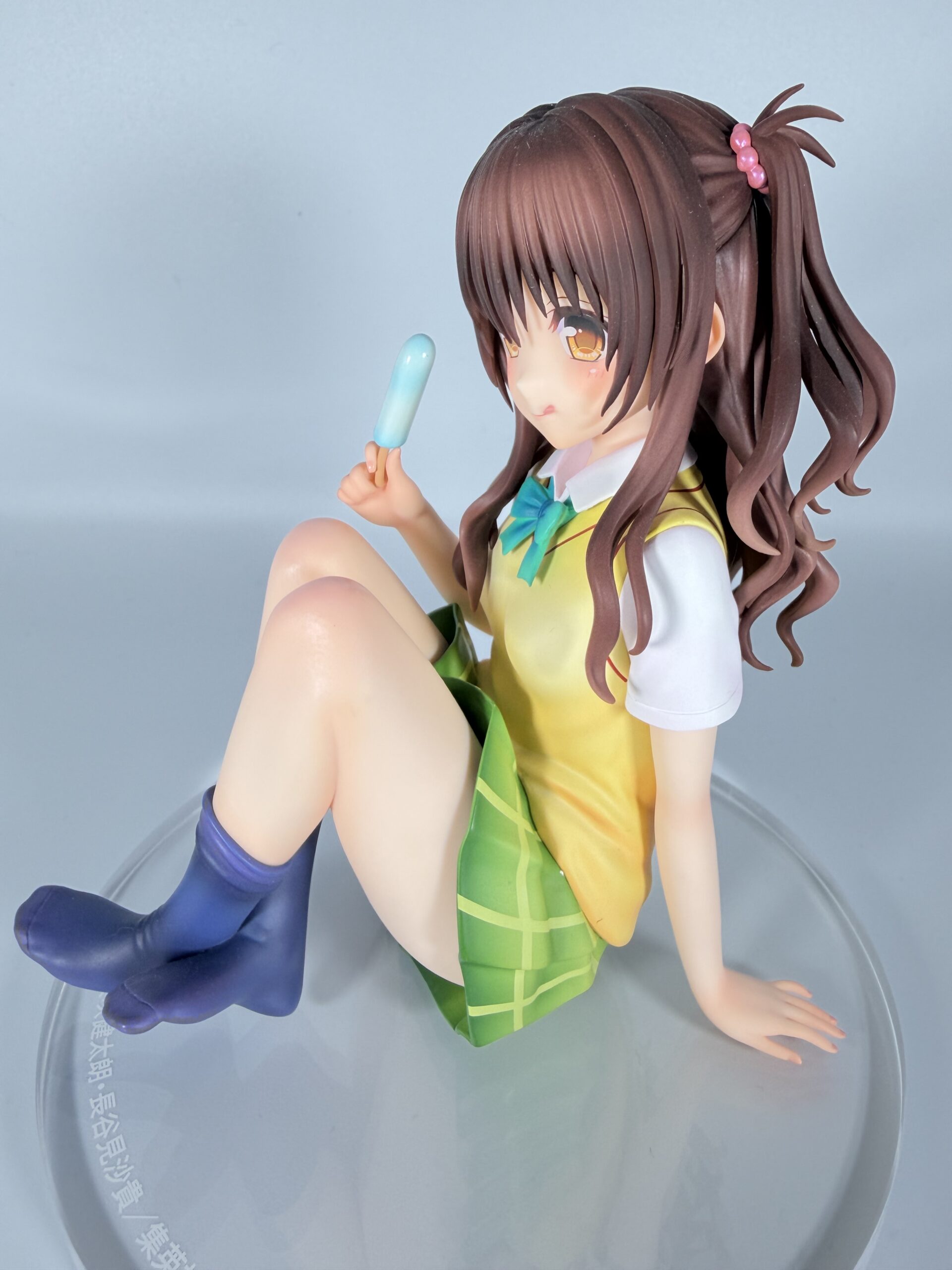 結城美柑 高校生verフォギュアを右から見た写真