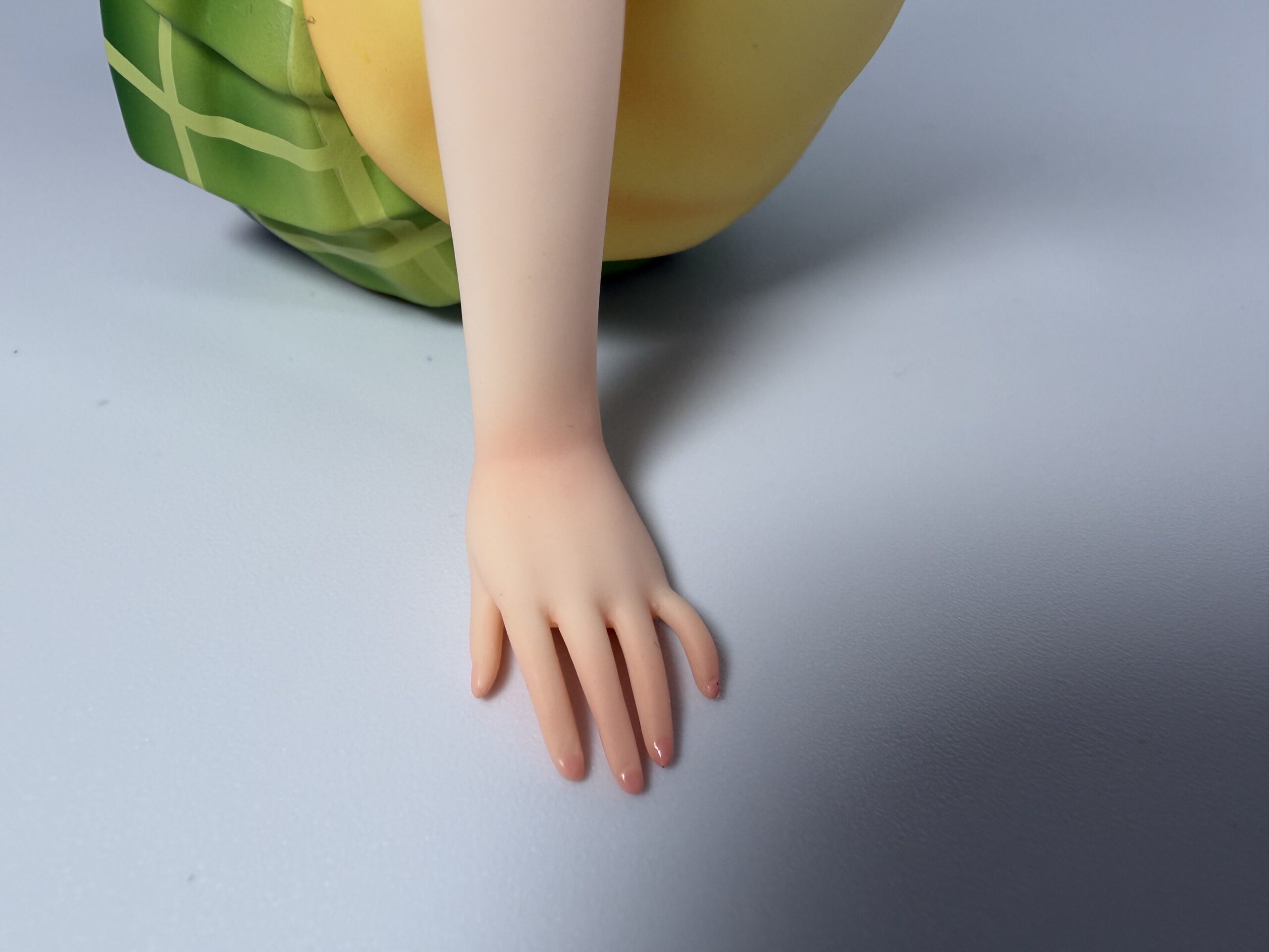 結城美柑 高校生verフォギュアの手