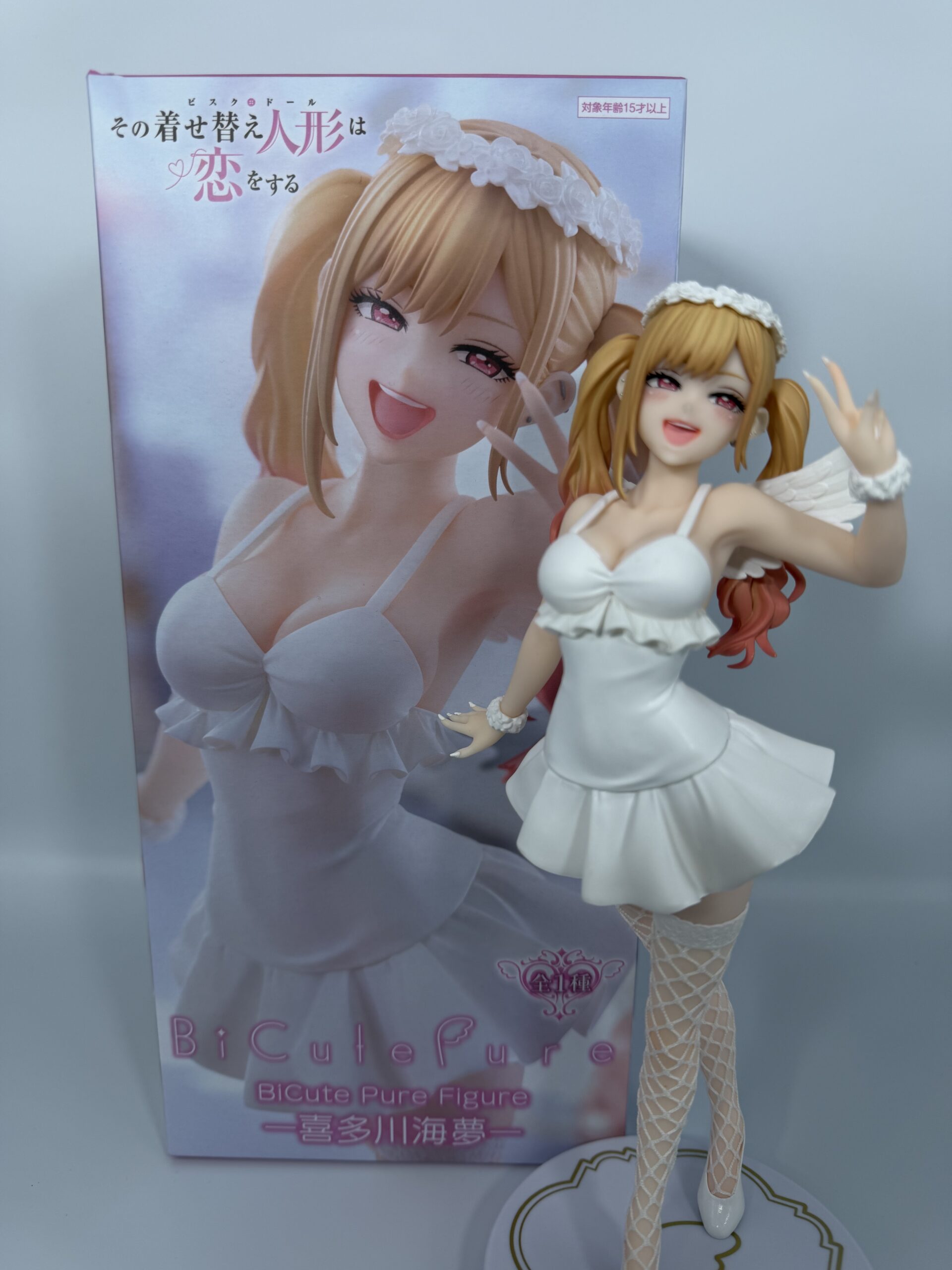 Furyu 喜多川海夢フィギュアの本体と外箱