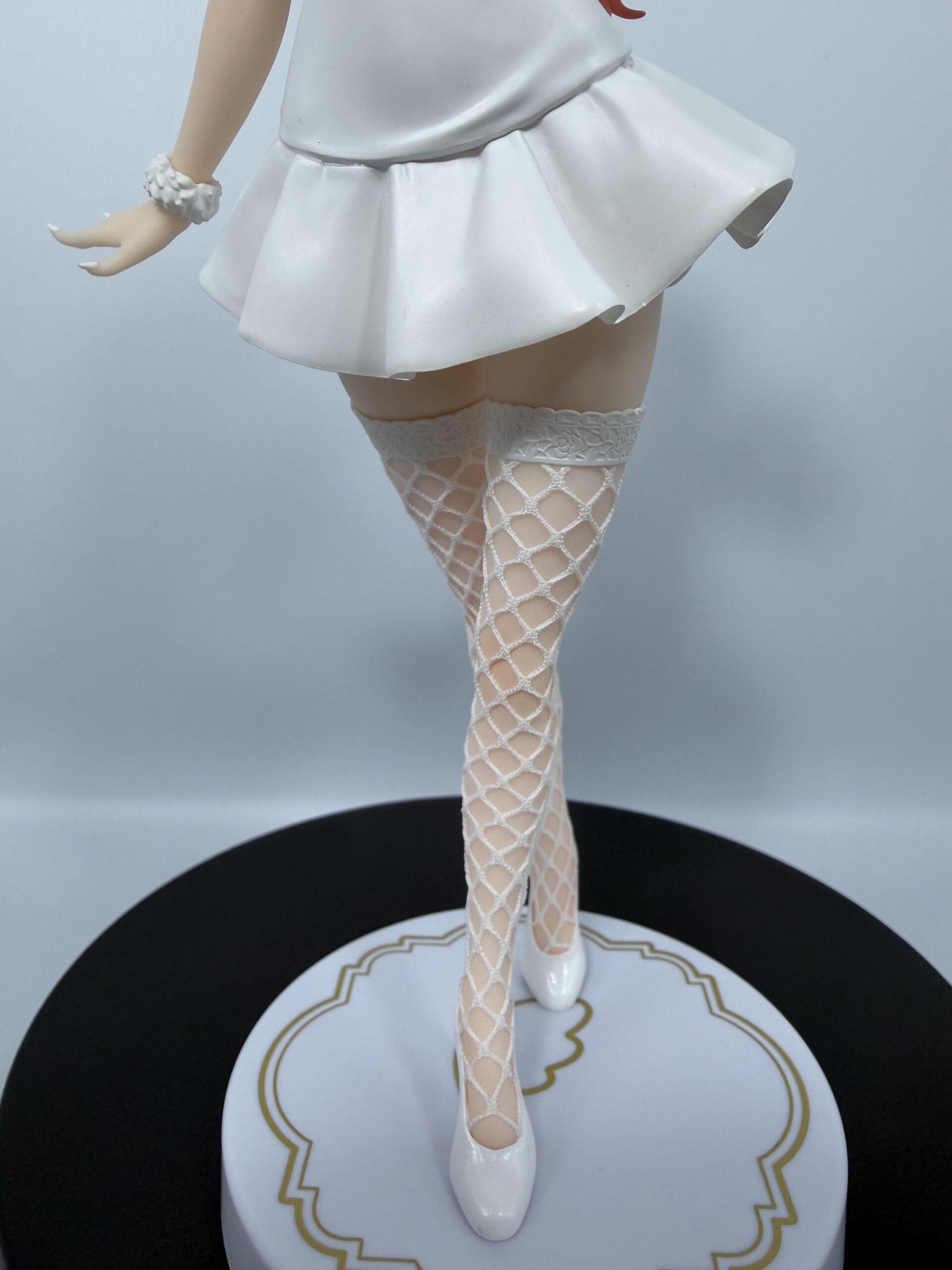 Furyu 喜多川海夢フィギュアの下半身（正面）