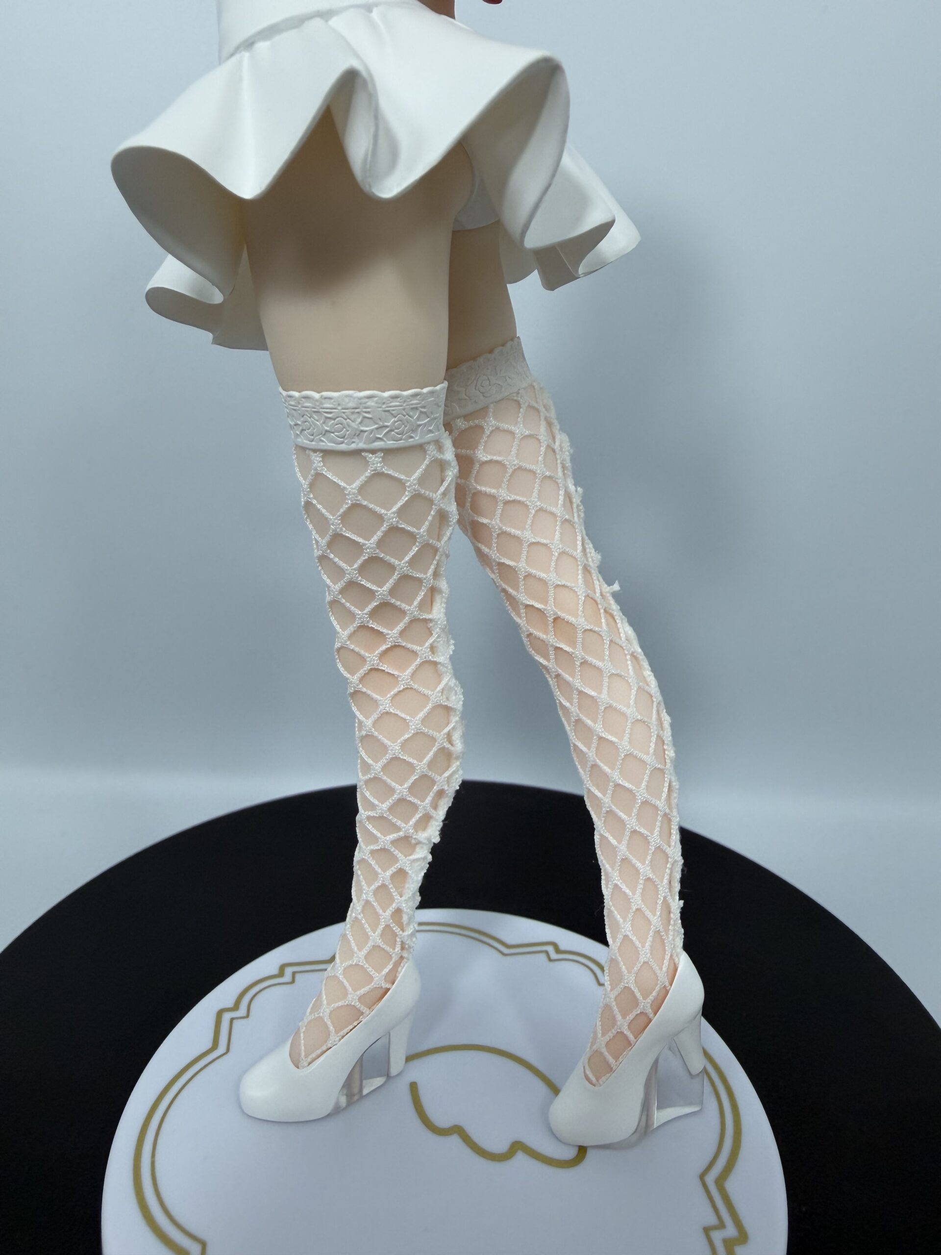 Furyu 喜多川海夢フィギュアの下半身（右側）