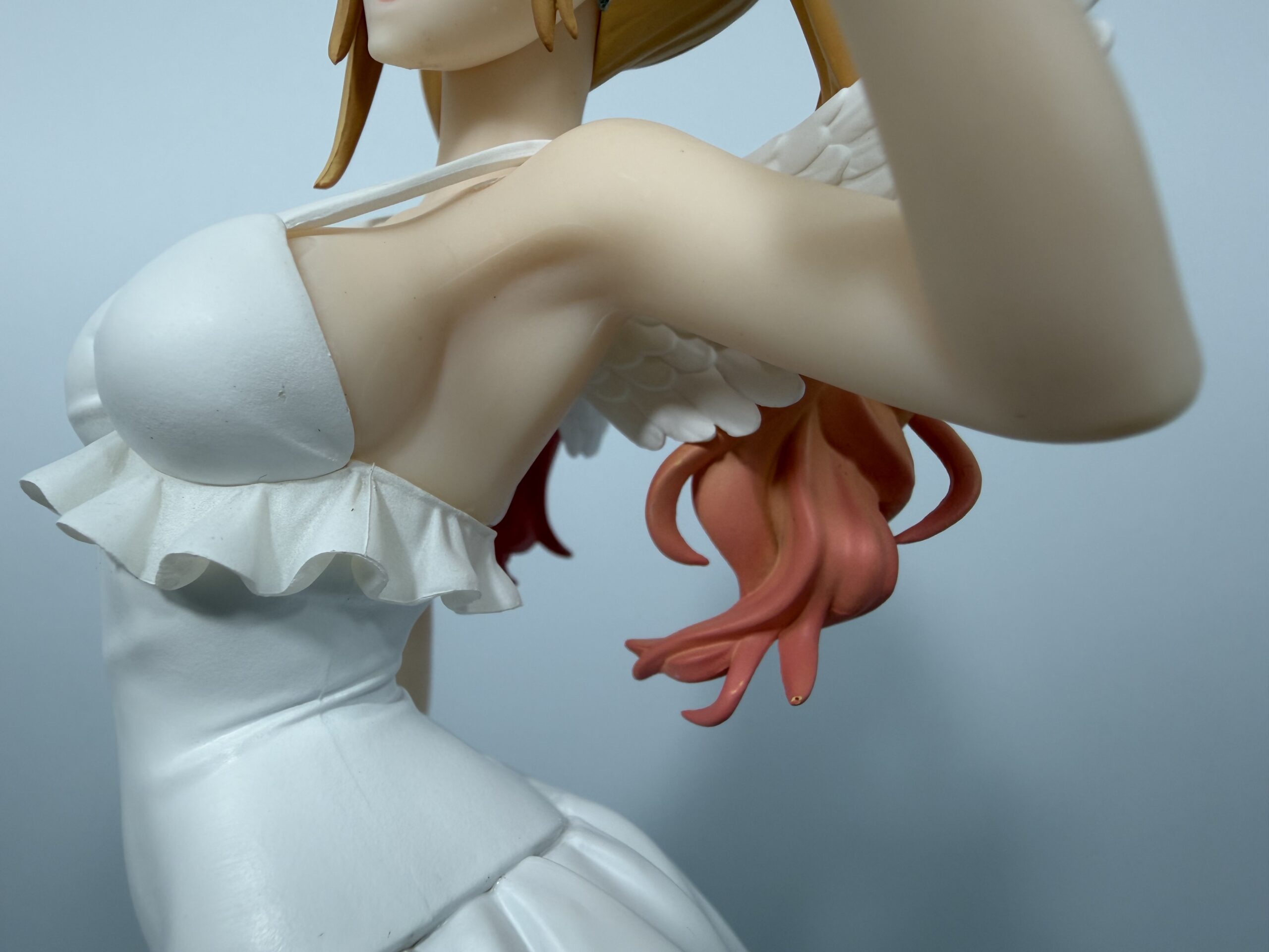 Furyu 喜多川海夢フィギュアの脇