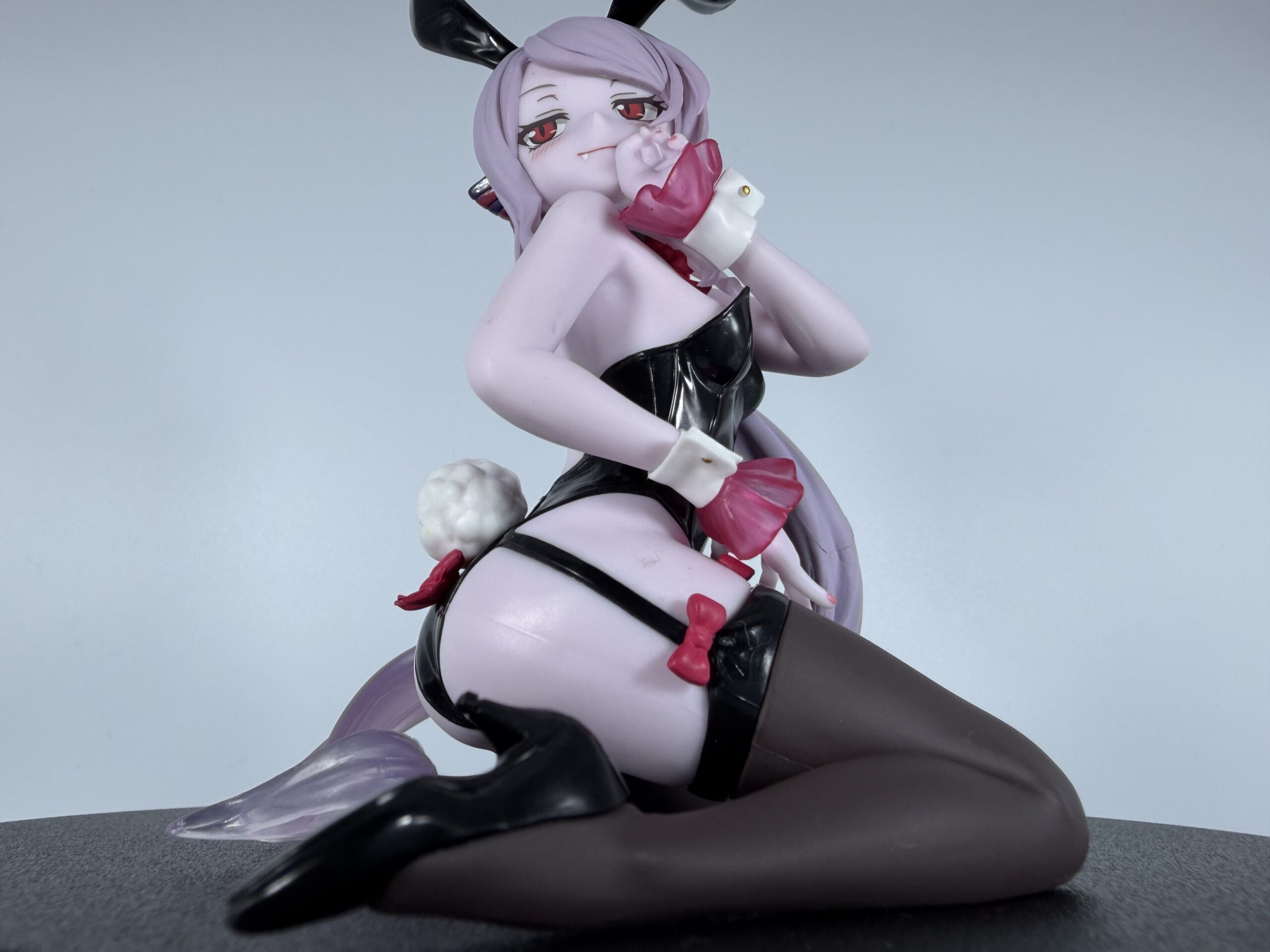 タイトー シャルティア バニーver フィギュアの全体像(ローアングル)