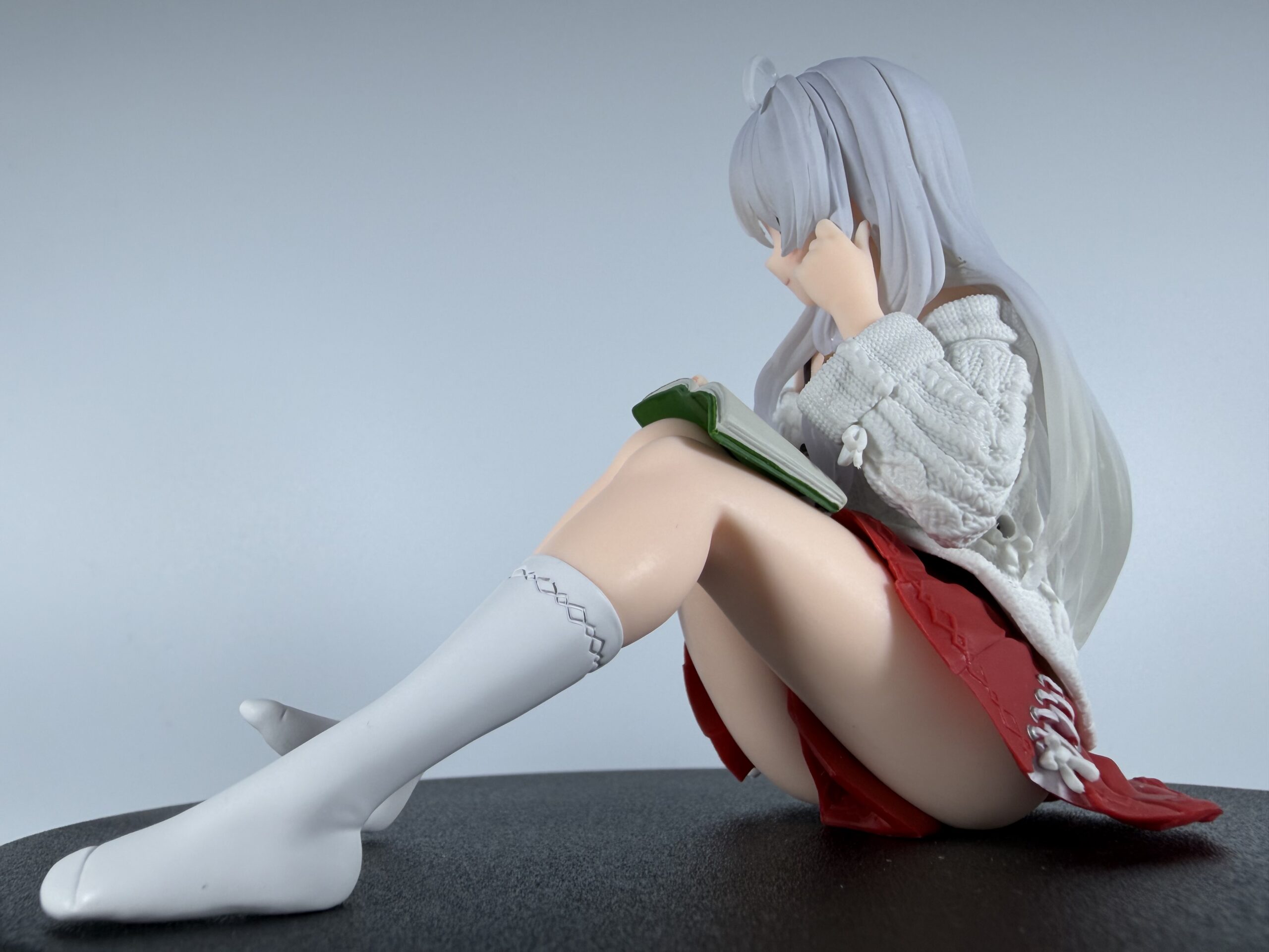 タイトー イレイナ〜私服ver〜フィギュアの全体像（右側ローアングル）