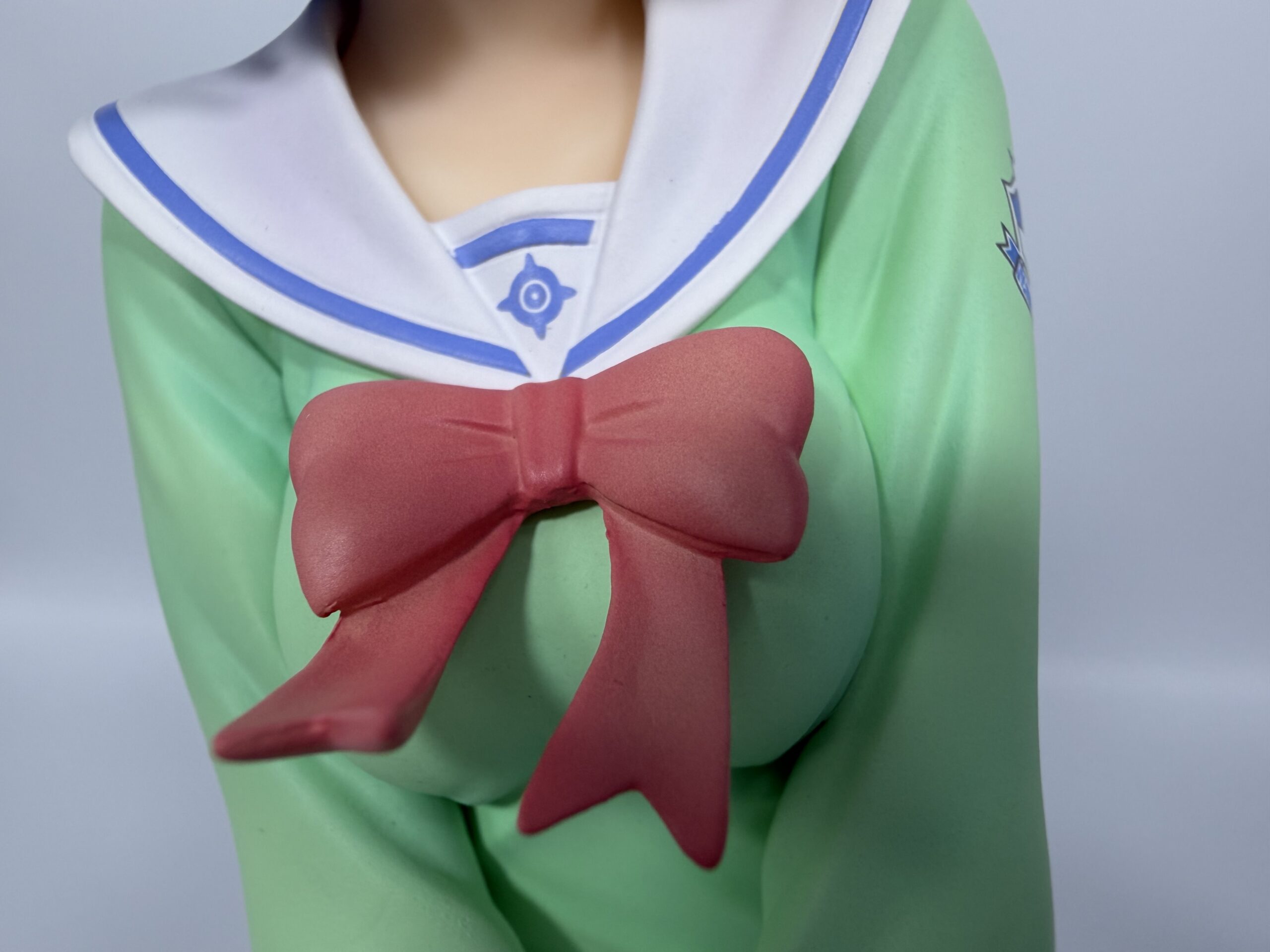 グッドスマイルカンパニー レム学生服verフィギュアの制服のリボン