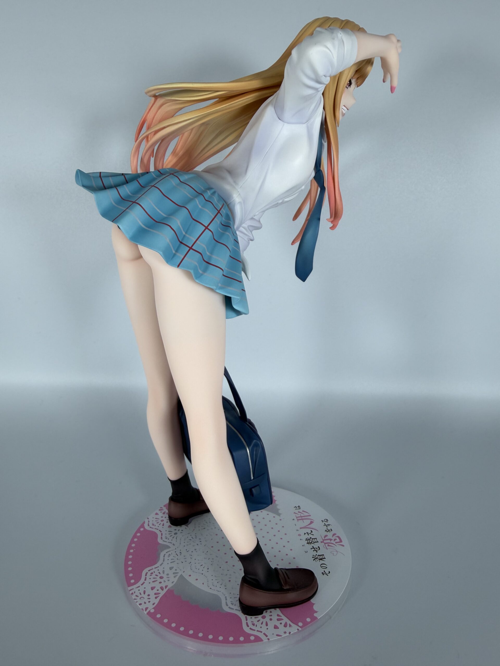 アニプレックス 喜多川海夢1/7スケールフィギュアの全体像（左側）