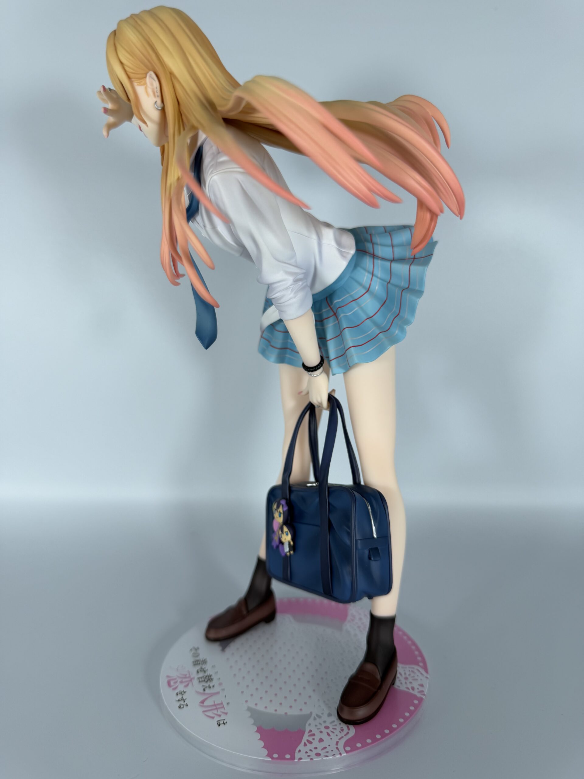 アニプレックス 喜多川海夢1/7スケールフィギュアの全体像（右側）