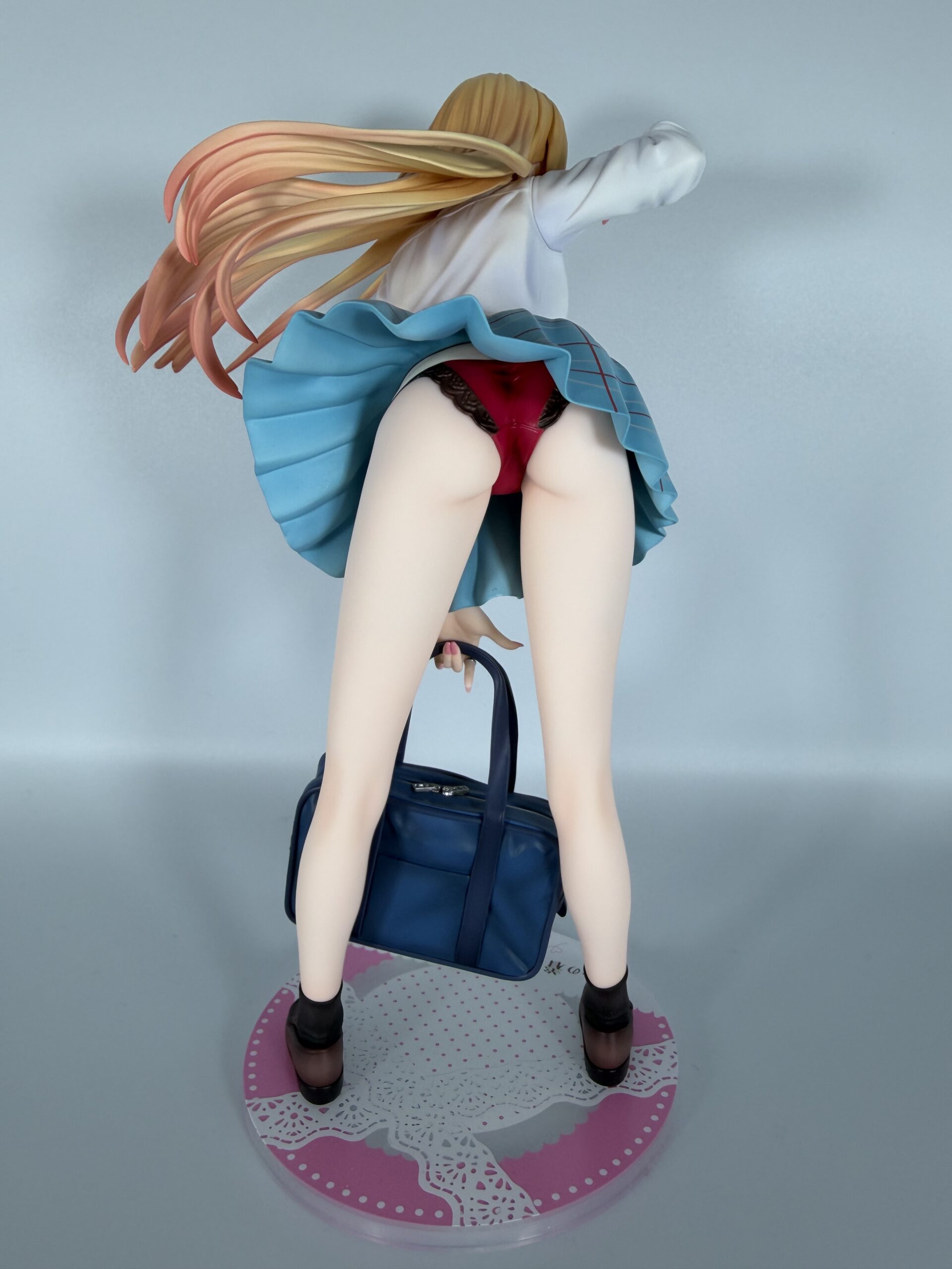 アニプレックス 喜多川海夢1/7スケールフィギュアの全体像（背面）