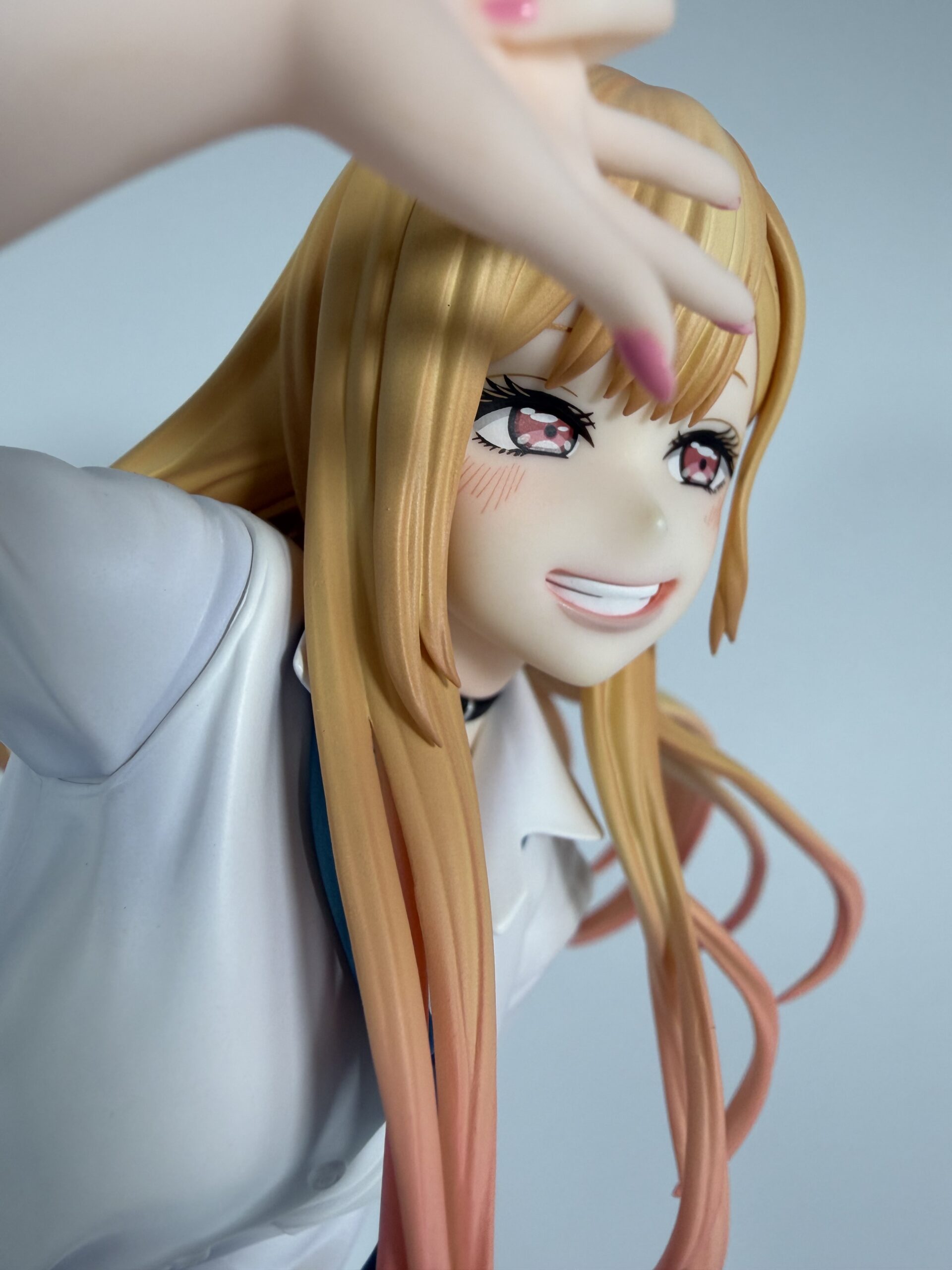 アニプレックス 喜多川海夢1/7スケールフィギュアのバストアップ（斜め左側）