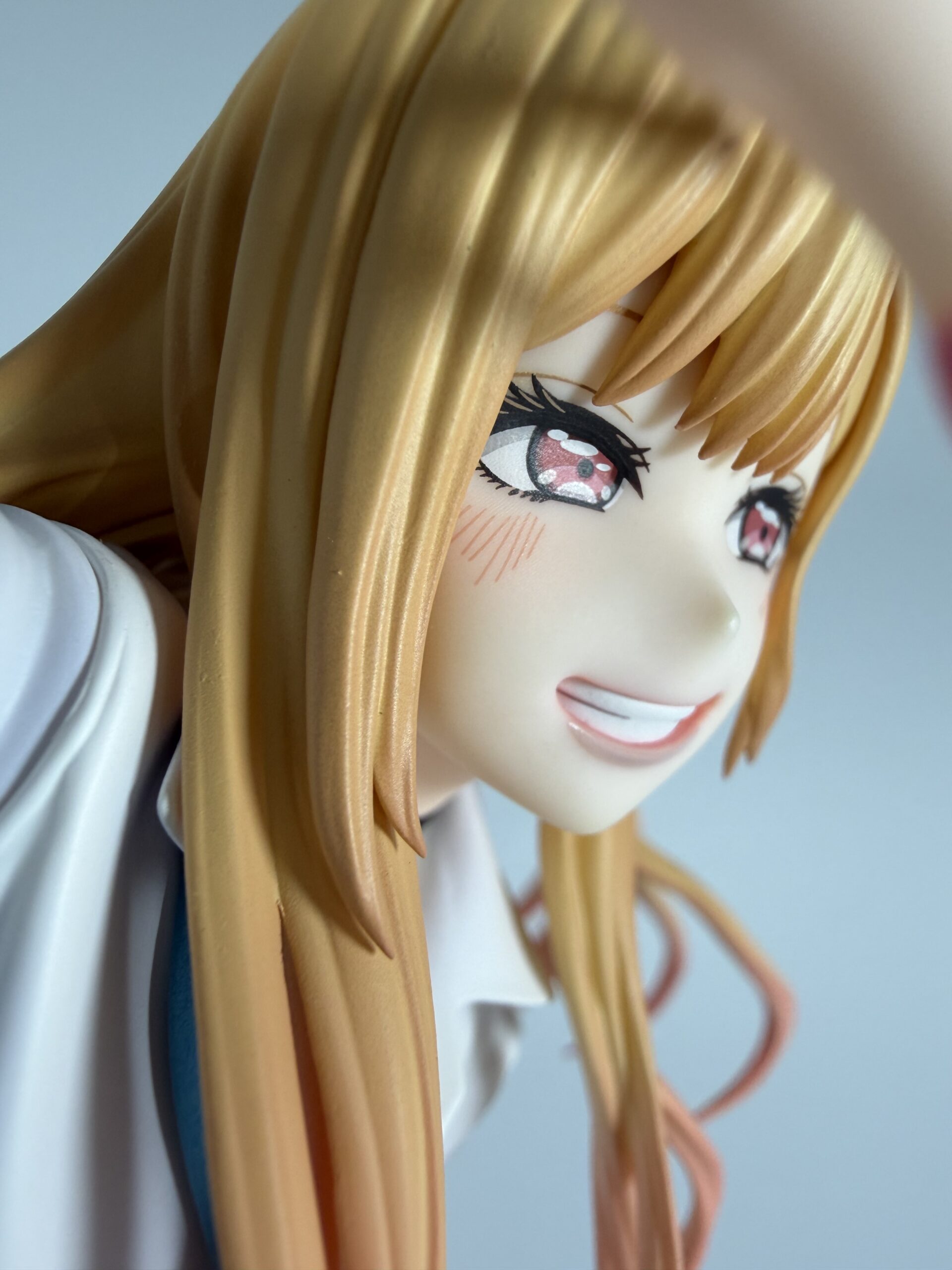 アニプレックス 喜多川海夢1/7スケールフィギュアのアップショット（左斜め前）