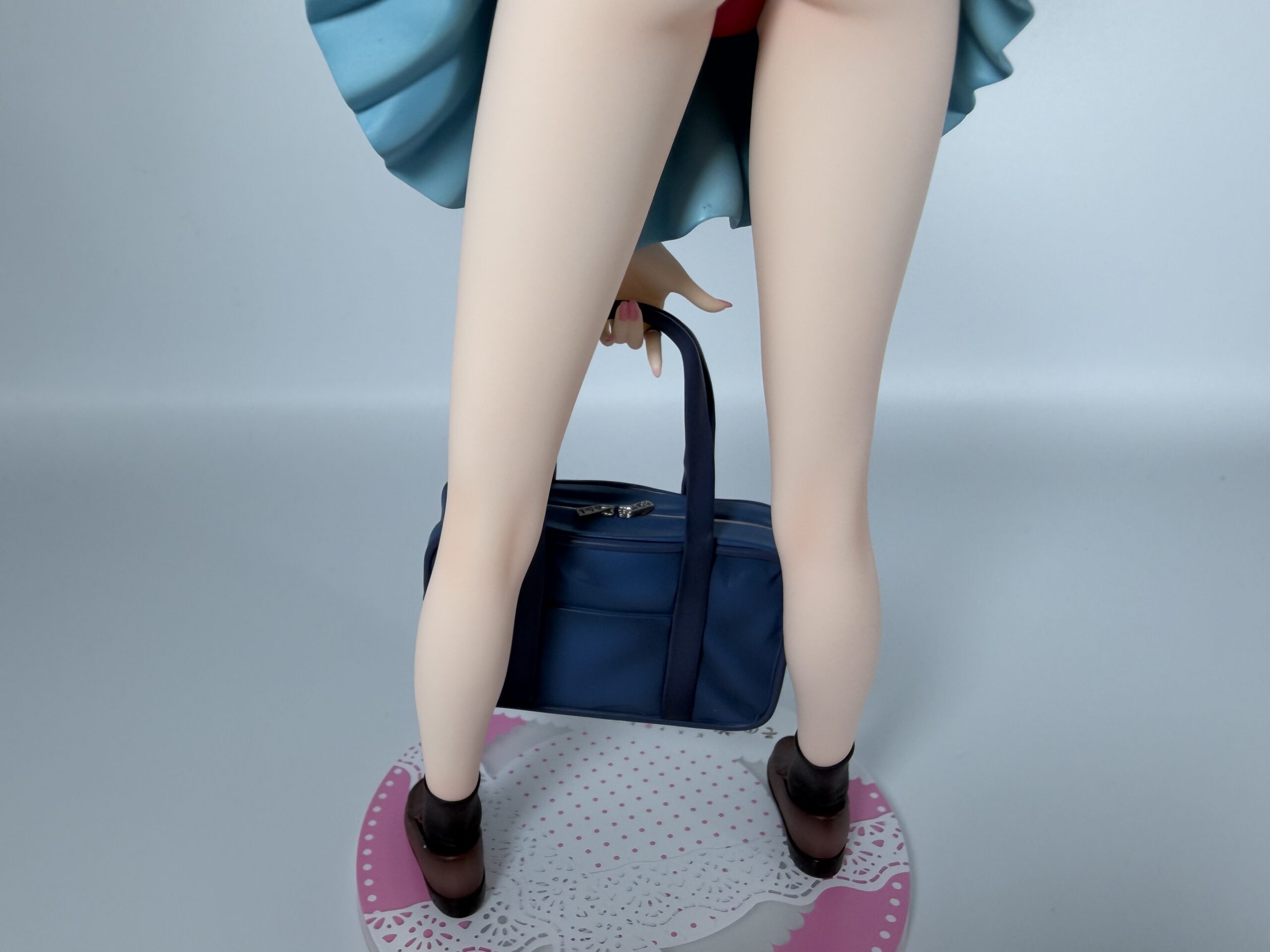 アニプレックス 喜多川海夢1/7スケールフィギュアの脚（背面）