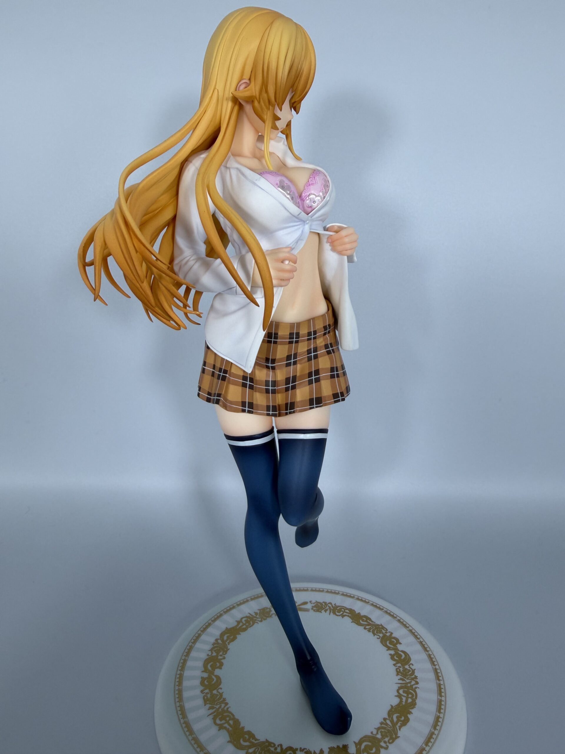 グッドスマイルカンパニー 薙切えりな ノンスケールフィギュアの全体像（左側）