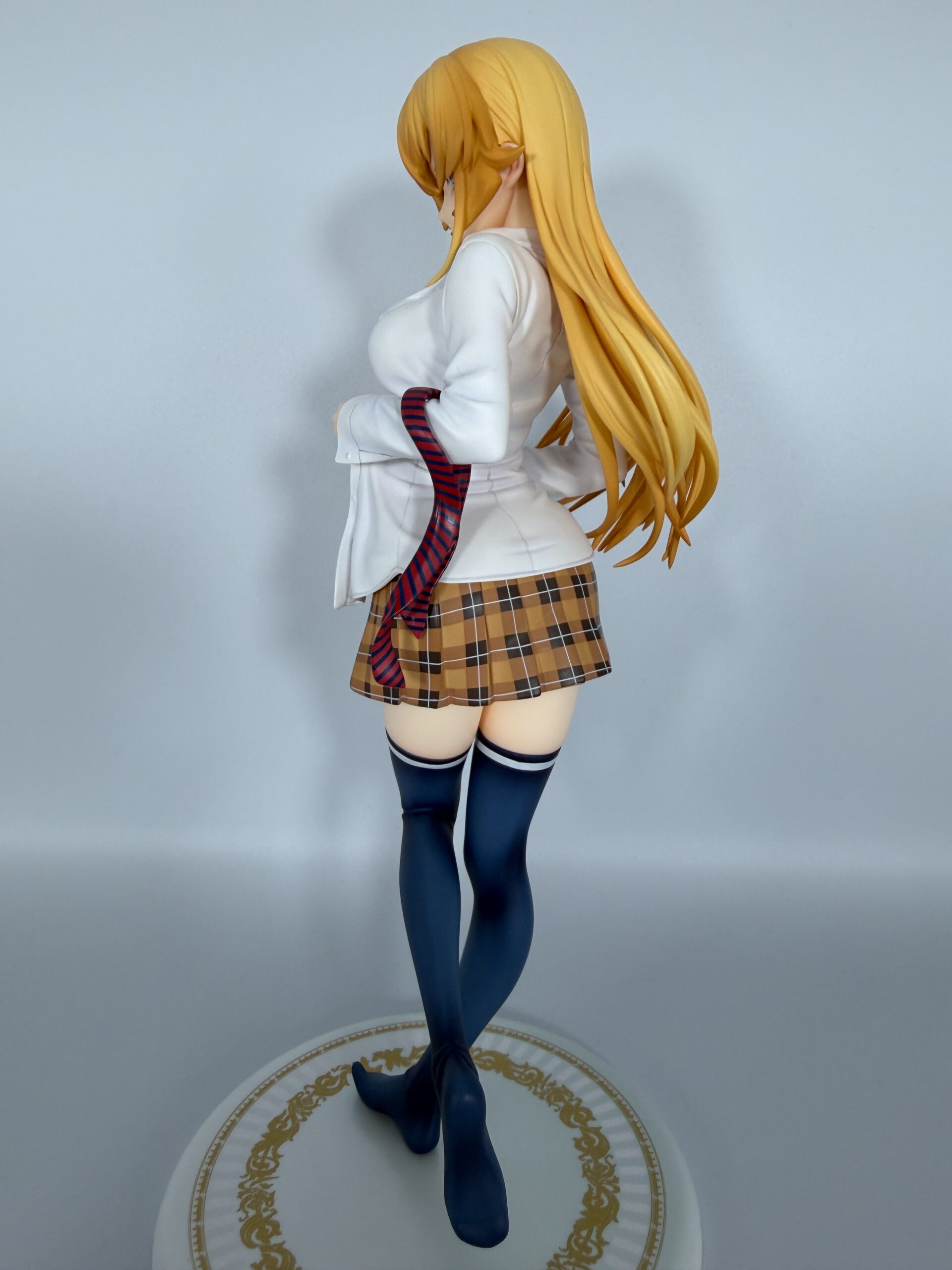 グッドスマイルカンパニー 薙切えりな ノンスケールフィギュアの全体像（右側）