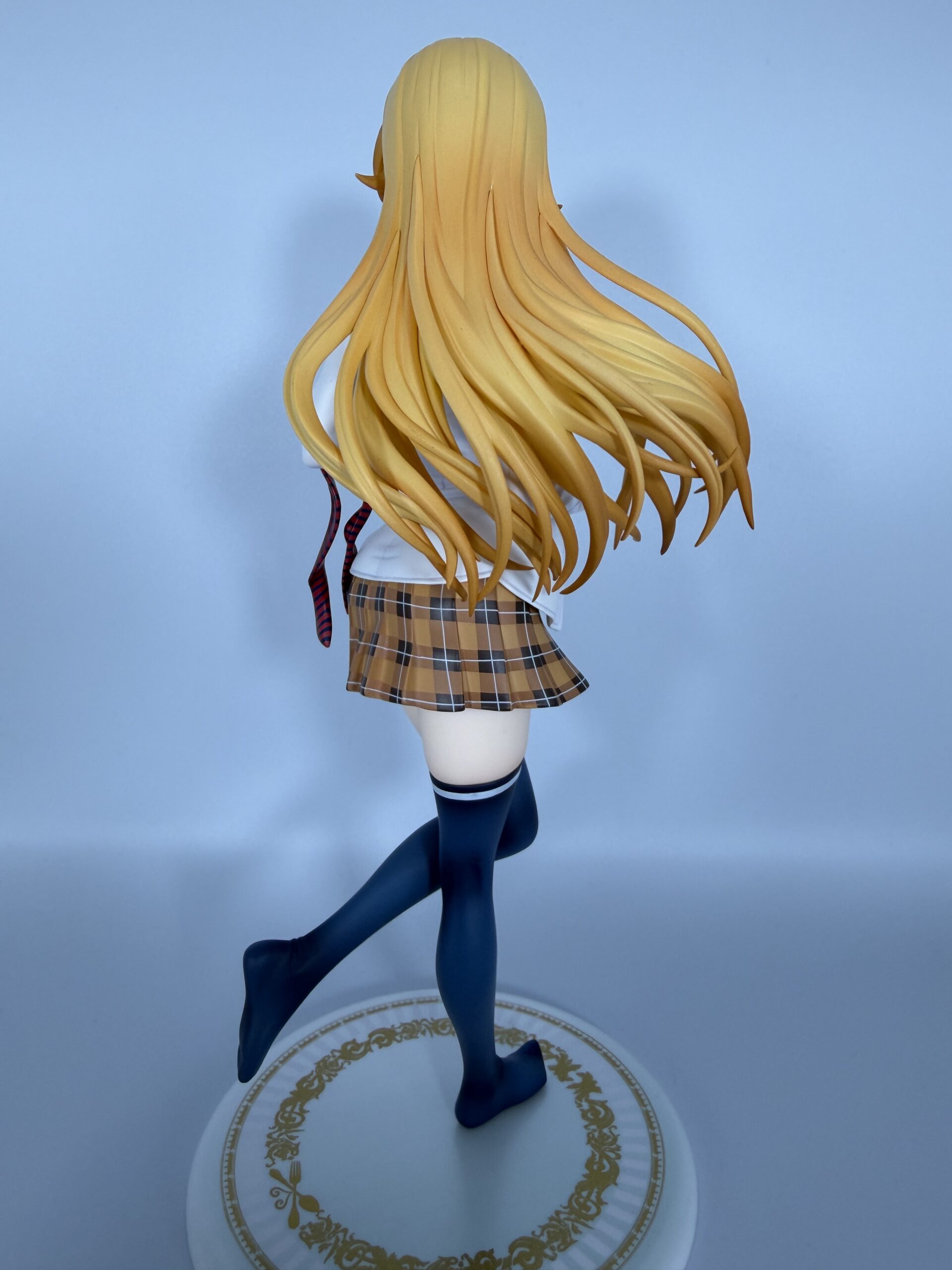 グッドスマイルカンパニー 薙切えりな ノンスケールフィギュアの全体像（背面）