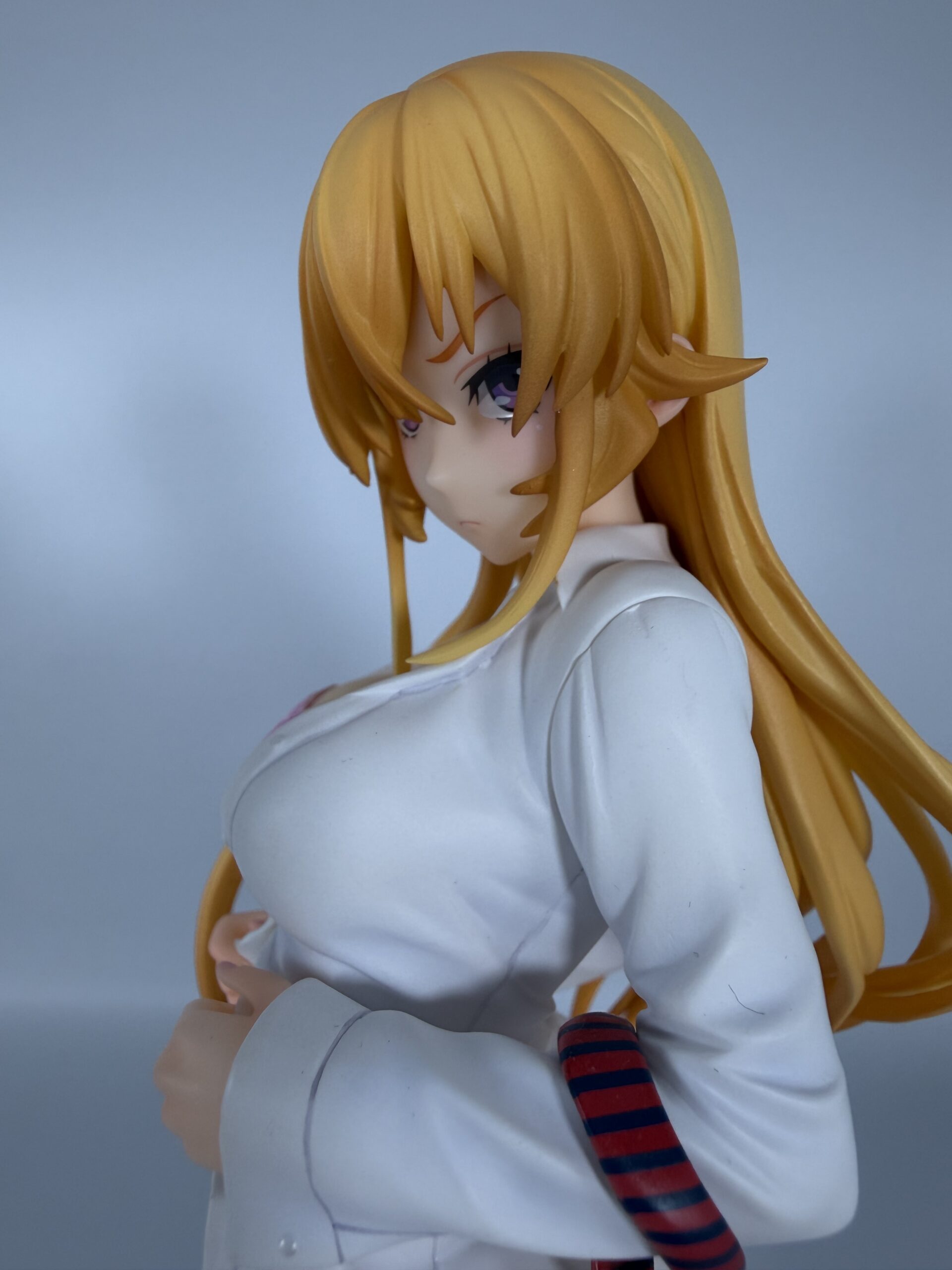 グッドスマイルカンパニー 薙切えりな ノンスケールフィギュアのバストアップ（右斜め前）