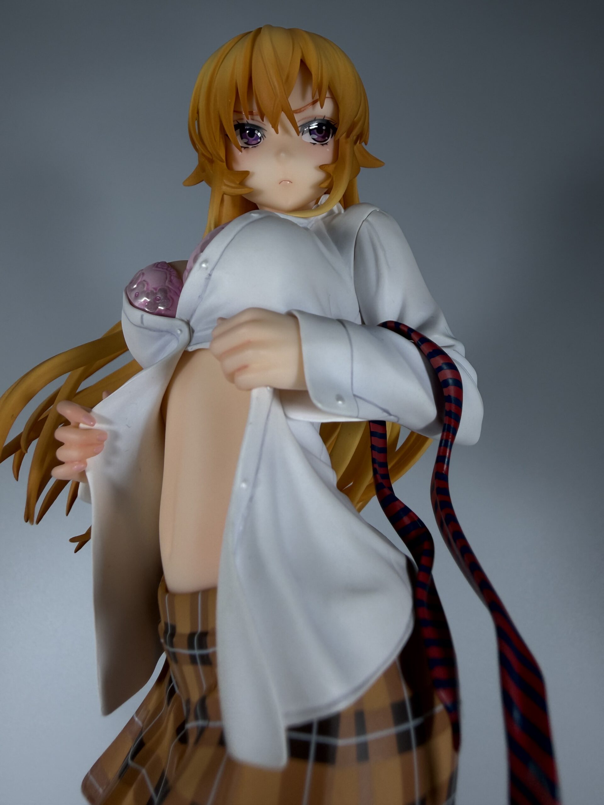 グッドスマイルカンパニー 薙切えりな ノンスケールフィギュアのローアングルショット（バストアップ）