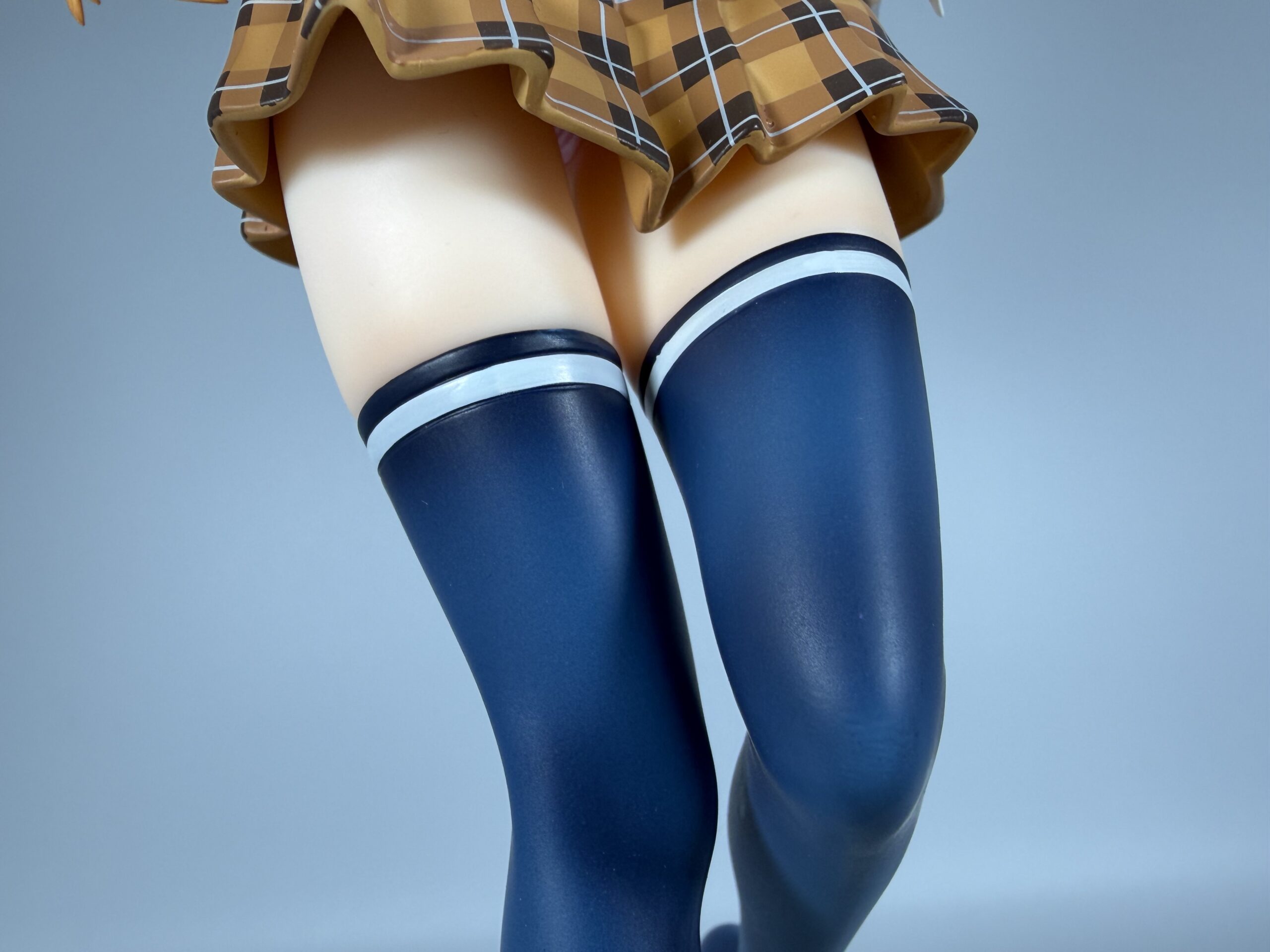 グッドスマイルカンパニー 薙切えりな ノンスケールフィギュアの太もも（正面）