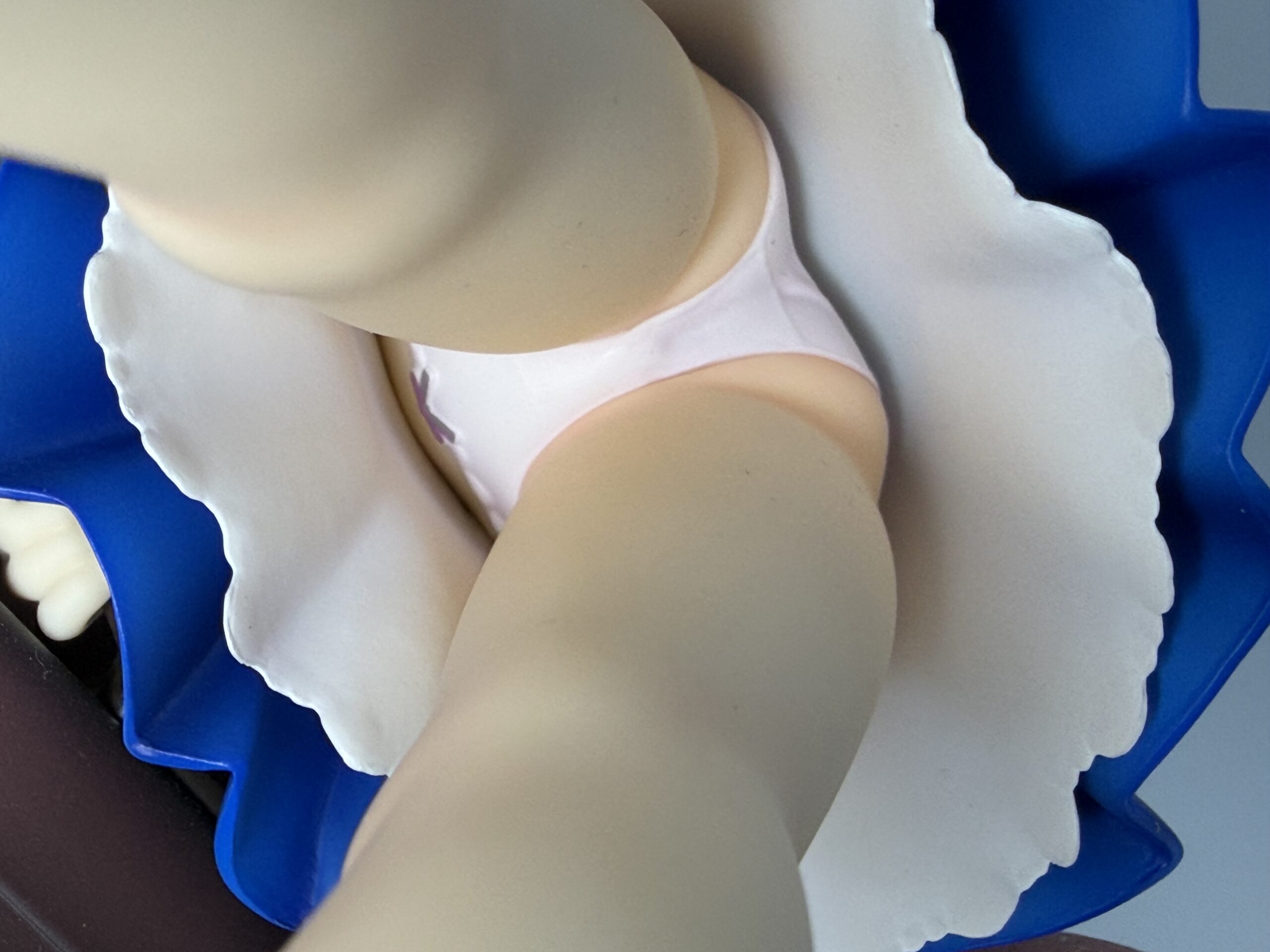Miyuki 古手梨花 高校生verフィギュアの真下から見たパンツ