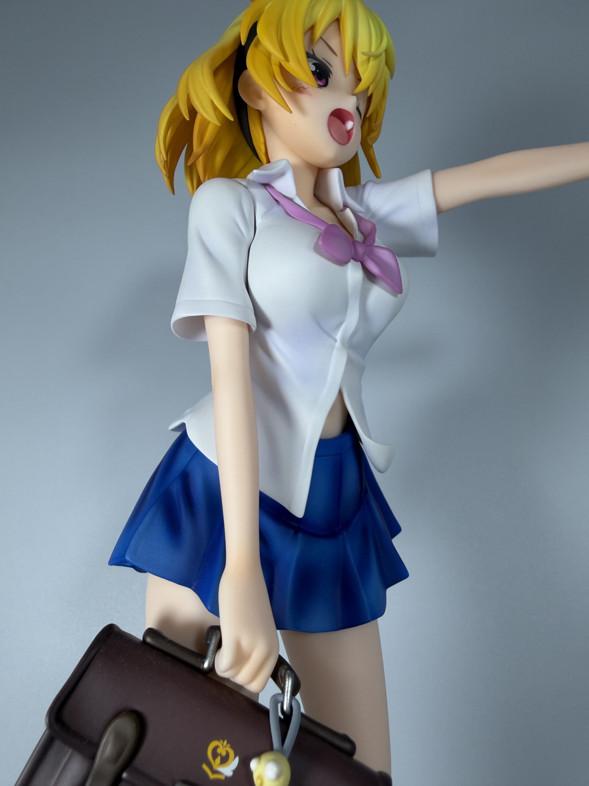 Miyuki 北条沙都子 高校生ver フィギュアのローアングルショット（左側ウエストショット）