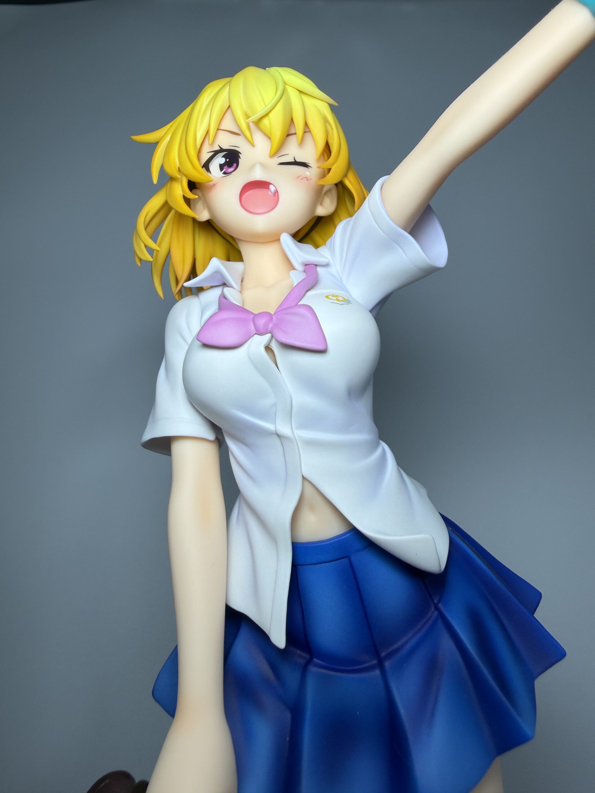 Miyuki 北条沙都子 高校生ver フィギュアのローアングルショット（ウエストアップ正面）