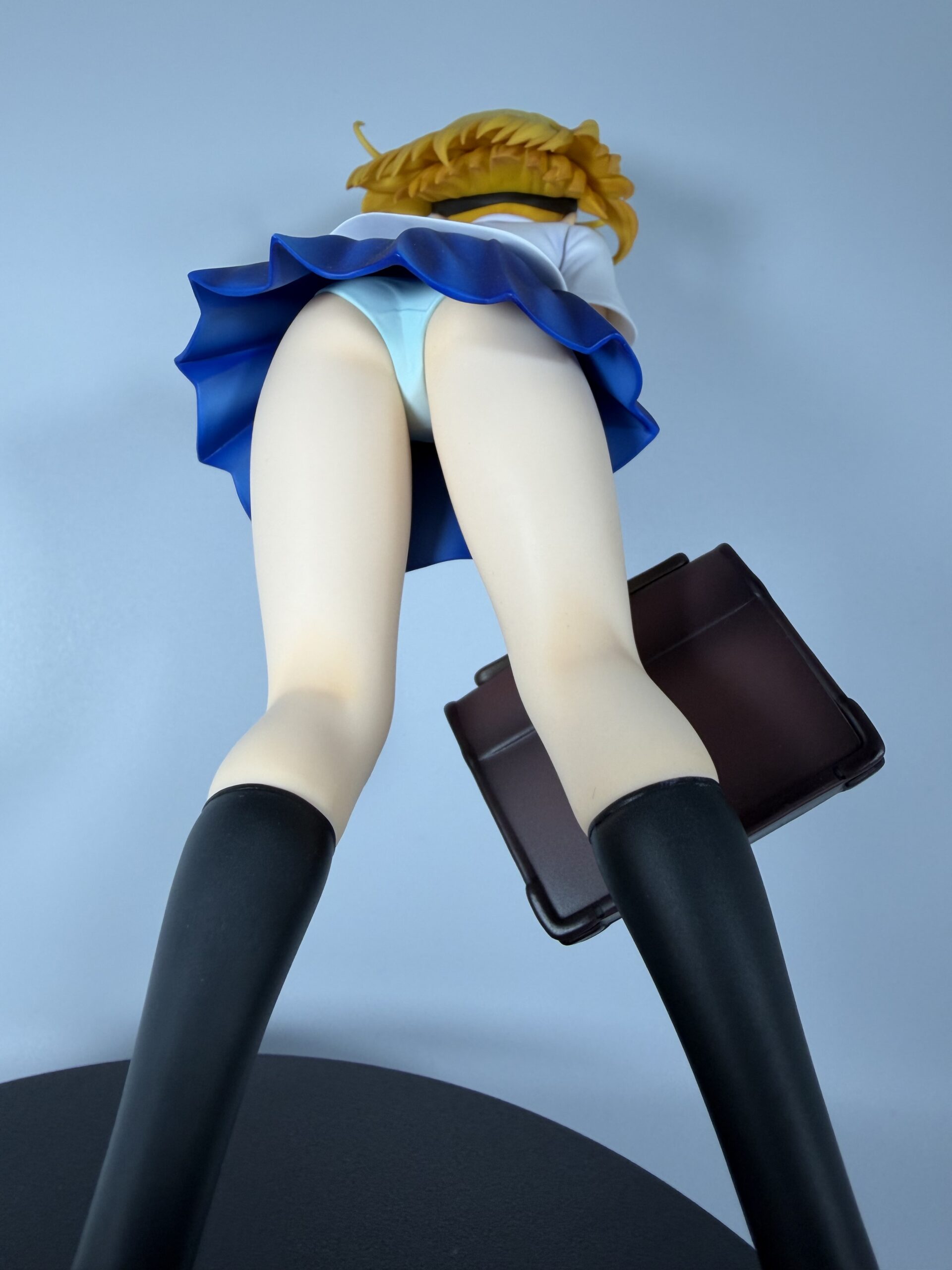 Miyuki 北条沙都子 高校生ver フィギュアのローアングル（全体像背面）