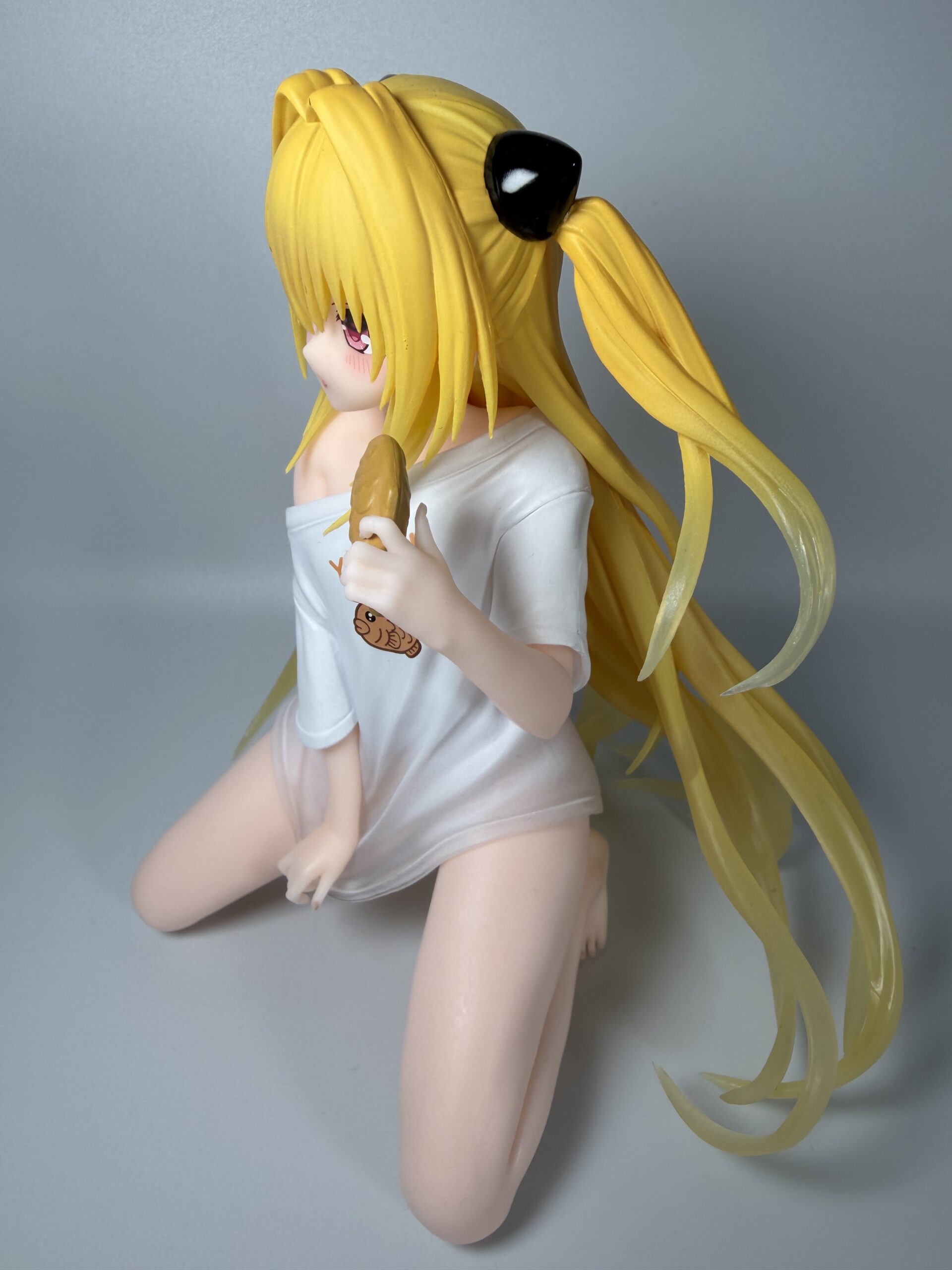 タイトー Desktop cute 金色の闇〜ルームウェアver〜フィギュアの右側