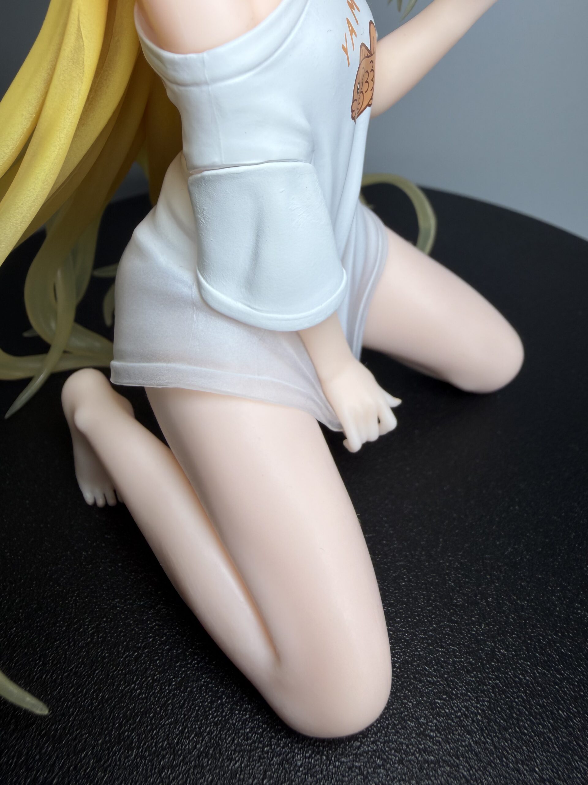 タイトー Desktop cute 金色の闇〜ルームウェアver〜フィギュアの脚